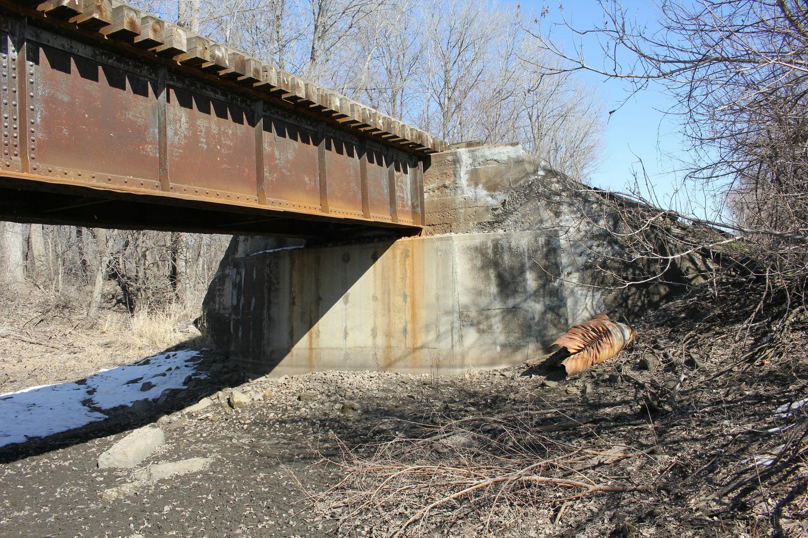 East abutment